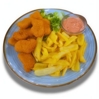 Nuggets de pui cu cartofi și sos