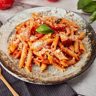Penne Arabiata cu pui