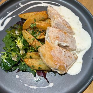 PIEPT DE PUI CU SOS DE GORGONZOLA