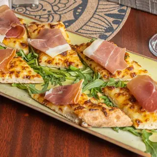 Bruschete cu prosciutto crudo si mozzarella