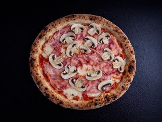 Pizza Prosciutto e Funghi