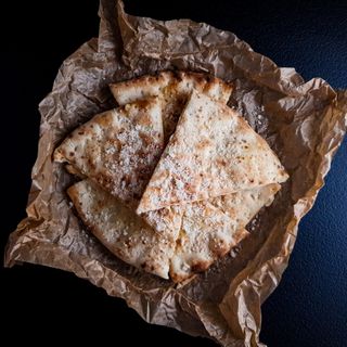 Focaccia cu parmezan