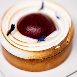 Tarta cu lamaie, zmeura si bezea