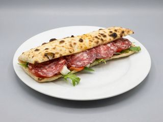 Panini cu salam Napoli și bufala
