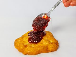 Gogoasa cu Gem de Căpșune