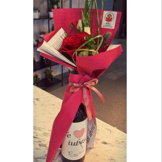 Vin Rose & Aranjament Floral – Love Edition