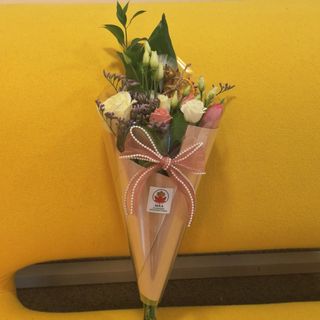 Buchet Delicat Pastel in cornet