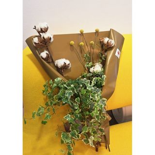 Buchet pentru El cu iedera