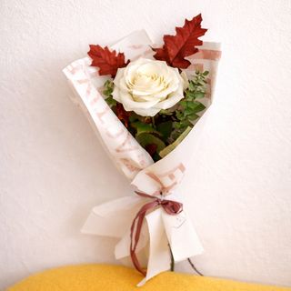 Mini Buchet – Trandafir Alb Elegant