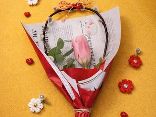 Martisor floral cu lalea+1 martisor