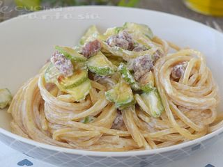 Spaghetti salsiccia Zuchini