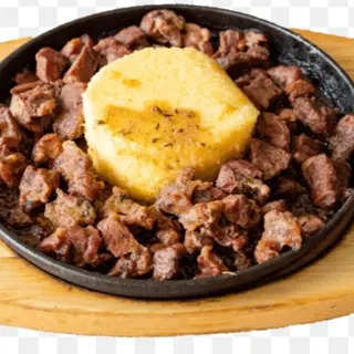 Pastramă de oaie cu mămăligă