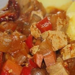 Tocănițe de pui cu mămăligă