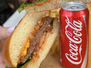 AMERICAN SWEET BURGER 285G +DOZA COCA COLA