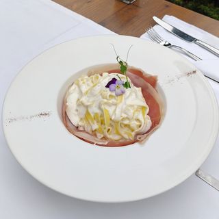 TAGLIATELLE PROSCIUTTO CRUDO ȘI PHILADELPHIA