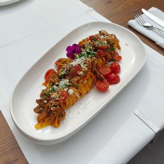 TAGLIATELLE CU FÂȘII DE VITĂ