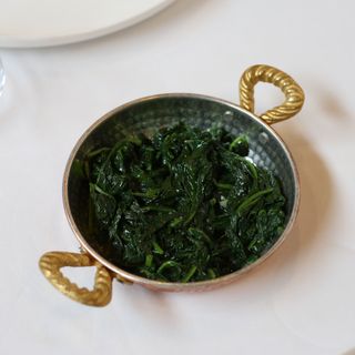 SPANAC CU UNT ȘI USTUROI