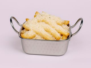 Cartofi prăjiți cu parmezan și usturoi