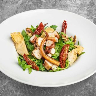 Salată Cu Tentacule De Calamar