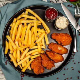 Wings cu cartofi prăjiți