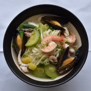 Seafood Kalguksu