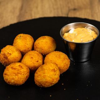 Bule Jalapeno cremoase 7 buc cu sos - 150g