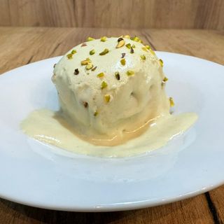 Profiterol cu fistic