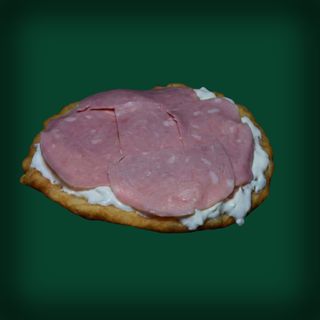 Langos cu smantana si sunca