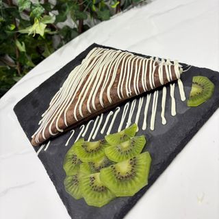 Clătită Nutella + căpșuni + kiwi