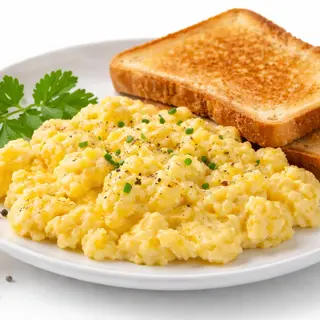 Scrambled Eggs cu 2 felii de pâine prăjită