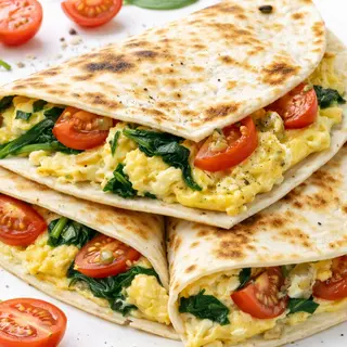 Quesadilla Mic Dejun cu Ou și Spanac