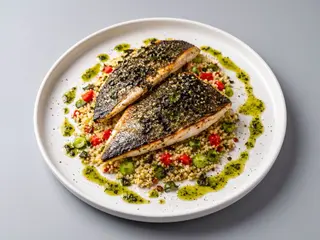 Doradă mediteraneană crocantă cu couscous aromat & nori