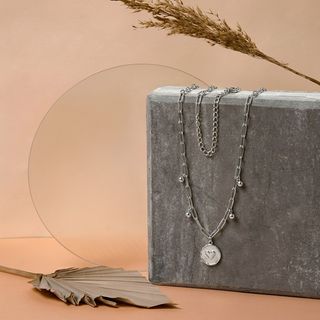 Lantisor argintiu cu charmuri