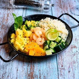 Poke bowl cu creveți
