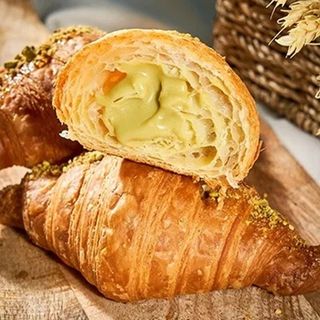 Croissant cu fistic