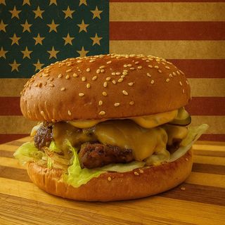 Giant Classic American Burger + Cartofi prajiti