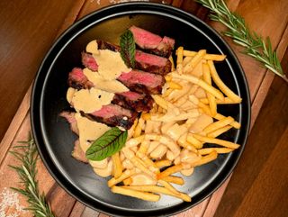Steak au poivre & fries