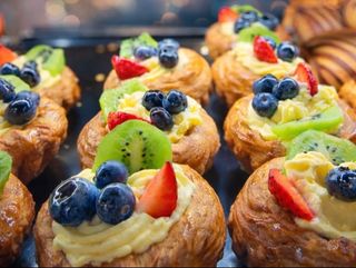 MINI DELICIU CU VANILIE SI FRUCTE