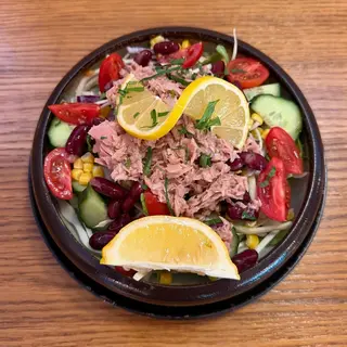 Salată cu ton