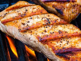 File de Somon la Josper cu Garnitură la Alegere