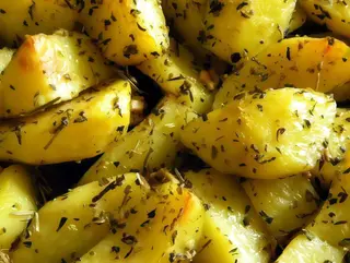 Cartofi cu ierburi aromatice