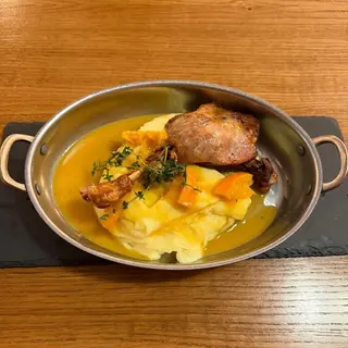 Pulpă de Rață Confit cu Sos de Portocală