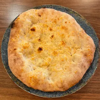 Foccacia cu parmezan și usturoi