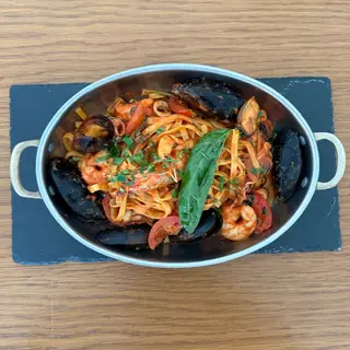 Fettuccine cu Fructe de Mare