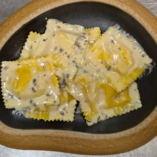 Ravioli umpluti cu homar