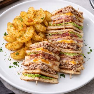 CLUB SANDWICH