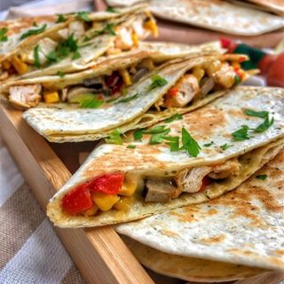 Quesadilla cu pui