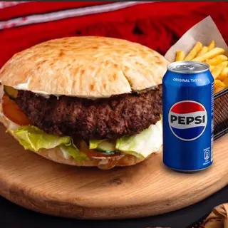 Plescavita clasic + cartofi prajiti + Pepsi