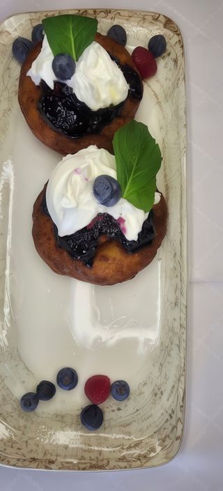 Papanaşi Moldovenești cu dulceață de afine