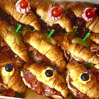 CROISSANT-BOX-sunt necesare 3 ore pentru a onora comanda